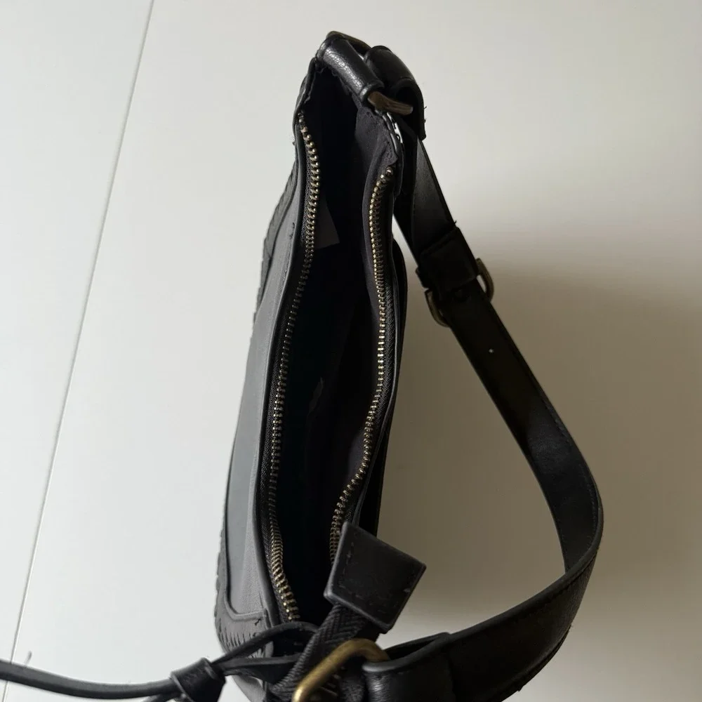 The Pioneer Woman Black Grace Women's Crescent Shoulder Handbag Adjustable Strap
